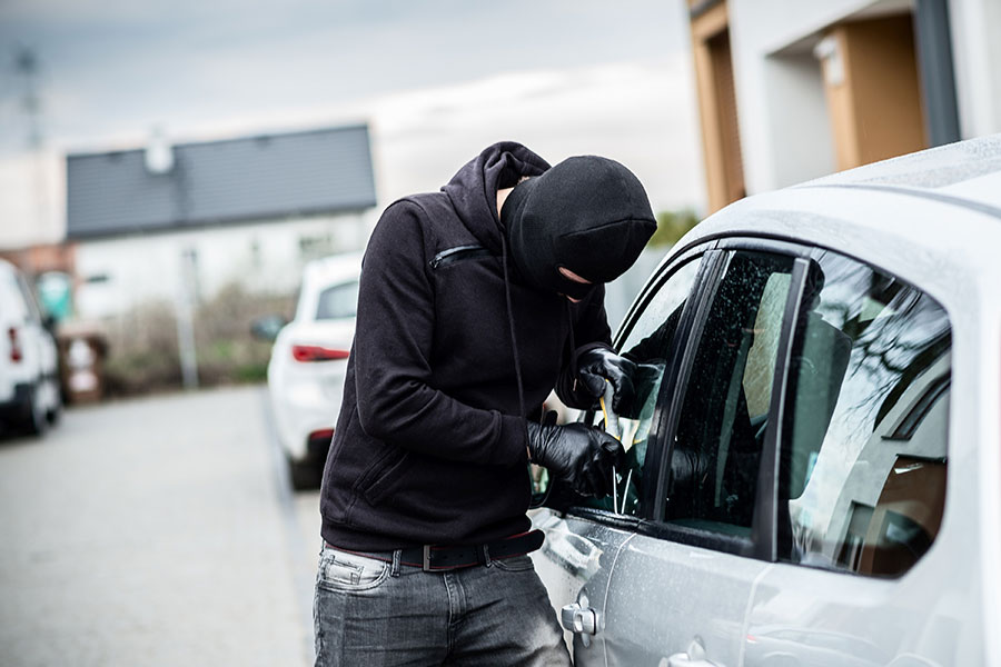 tips to protect your car from theft
